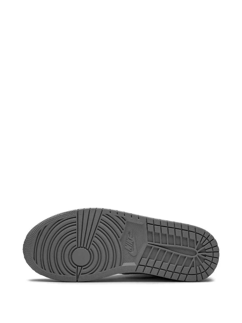 jordan Retro 1 high LIGHT SMOKE GREY - Image 4