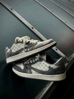 AIR JORDAN 1 LOW TRAVIS SCOTT X LOUISS VUITTONN