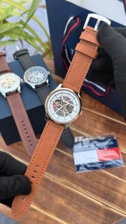 Tomm y Hilfiger Leather