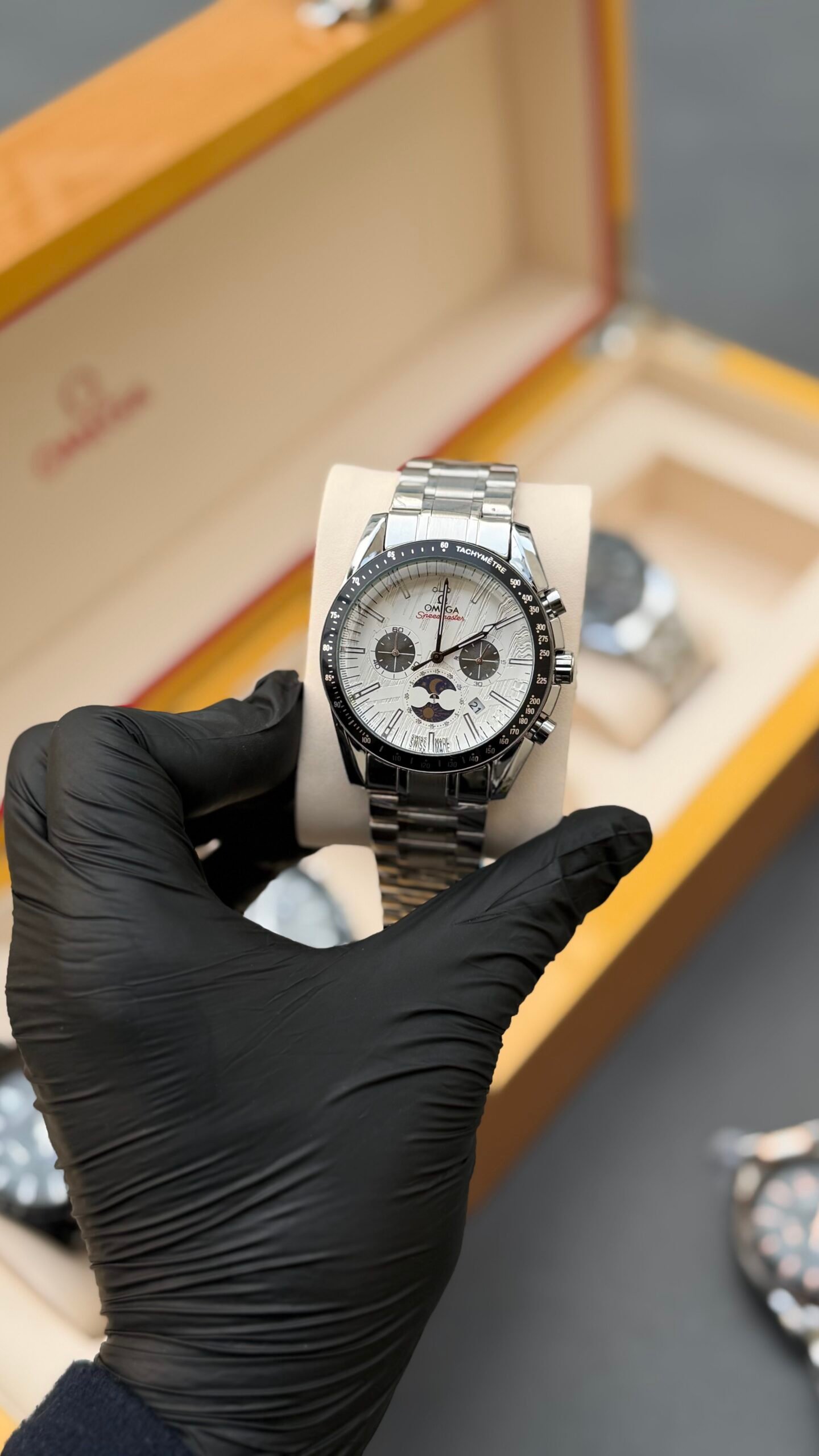 Omeg a Speedmaster