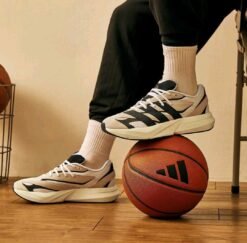 Adidass Lightblaze Sneakers Beige