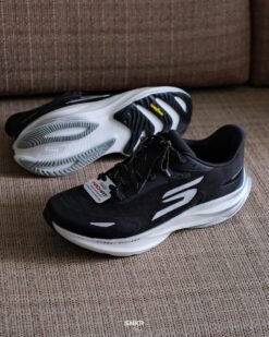 Skecher.s Aero Spark black Running